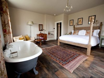 Romantic honeymoon suites The Pig Bath