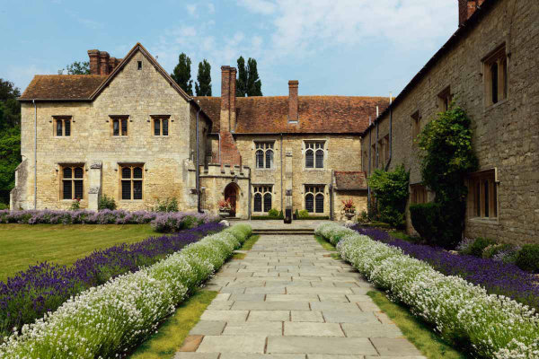Historic_Notley_Abbey
